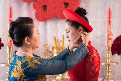 Than thở chuyện mẹ chồng không trao vàng ngày cưới, cô gái nhận gạch đá từ cư dân mạng