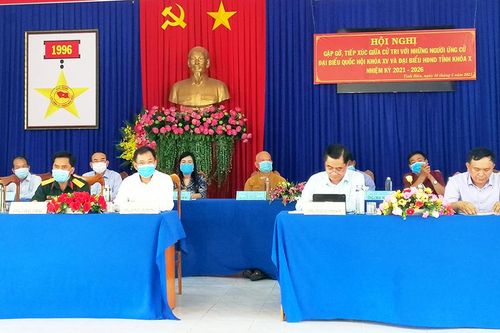 Ứng cử viên đại biểu Quốc hội và đại biểu HĐND tỉnh gặp gỡ cử tri huyện Tịnh Biên