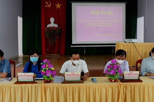 Ứng cử viên đại biểu Quốc hội tiếp xúc cử tri huyện Châu Thành