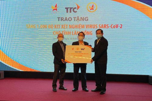 Lâm Đồng tiếp nhận 1.000 bộ kít xét nghiệm SARS-CoV-2