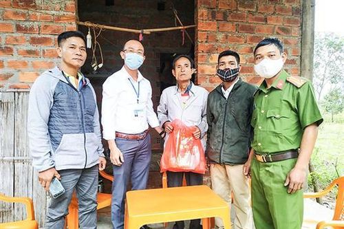 Một trưởng ban công tác mặt trận tận tụy với công việc