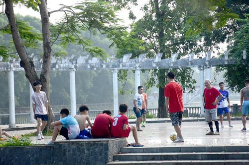 Người dân vẫn lơ là chủ quan, không đeo khẩu trang nơi công cộng