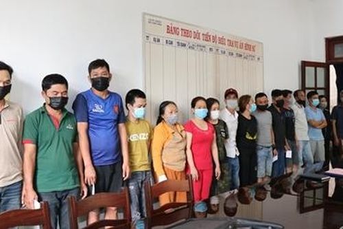 Ổ xóc đĩa trong quán ăn Bò Cạp Nước ở Phố Núi