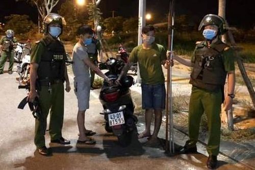 Nổ súng ngăn chặn 30 thanh niên mang hung khí đi hỗn chiến