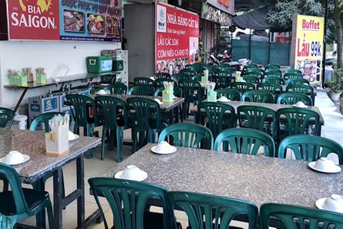 Nhà hàng, quán karaoke ở Hà Nội và TP.HCM lao đao vì COVID-19