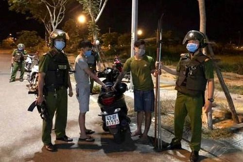 Đà Nẵng: Truy bắt 30 thanh niên mang dao đi hỗn chiến