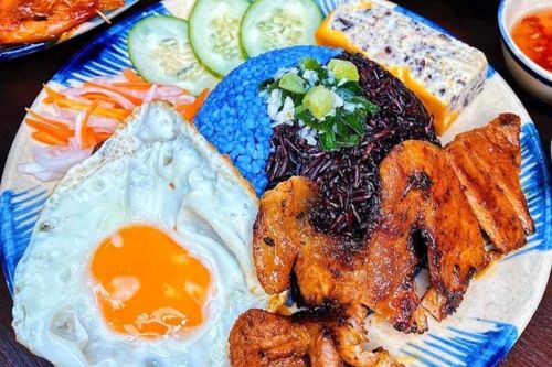 Đặt cơm ngon lạ cho bữa trưa văn phòng ở TP.HCM