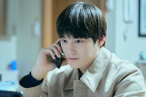 Thời trang của Kim Bum khi vào vai sinh viên ở tuổi 32