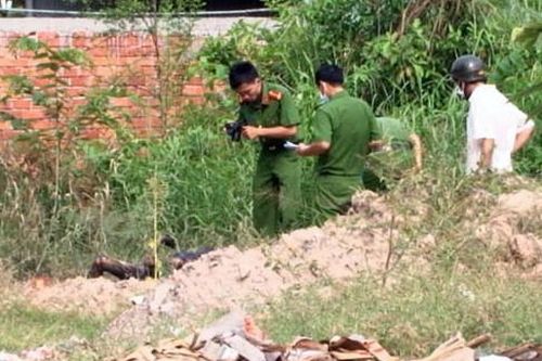 Thi thể người đàn ông chết cháy trong nghĩa trang