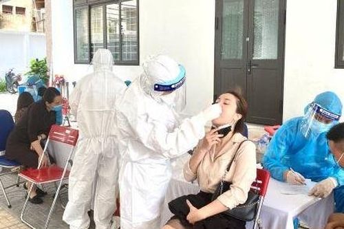 Quận Ba Đình xét nghiệm Covid-19 cho 325 trường hợp nguy cơ cao