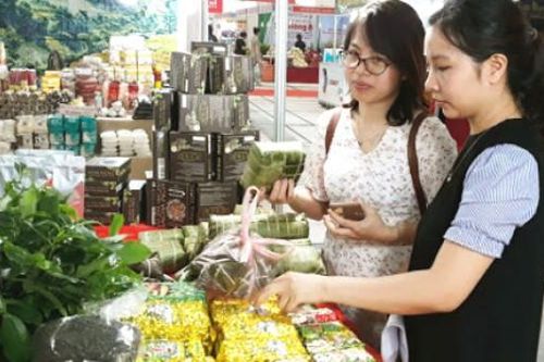 Huyện Mê Linh: Đa dạng hình thức vận động người dân tiêu thụ hàng Việt