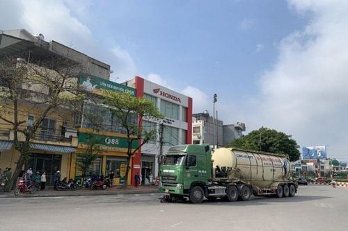 Tai nạn giao thông mới nhất hôm nay 11/5: Va chạm với xe bồn chở bê tông, người đàn ông tử vong tại chỗ