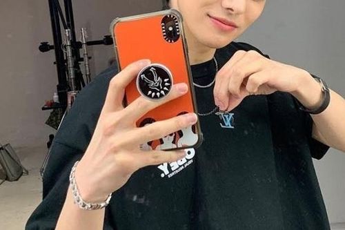 Đàn em mới cực phẩm của BTS lại hao hao giống các tiền bối
