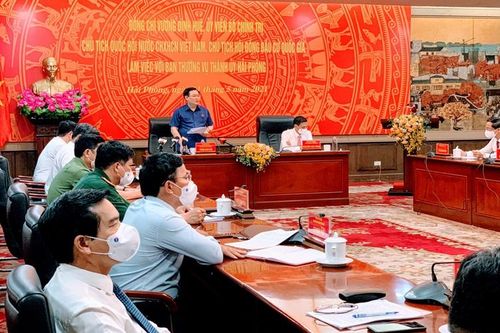 Chủ tịch Quốc hội Vương Đình Huệ làm việc với Ban Thường vụ Thành ủy Hải Phòng