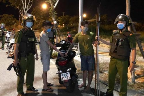 Nổ súng khống chế nhóm côn đồ