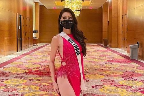 Bí mật nào giúp nàng Hậu 'hot hit' tự tin thả dáng với váy xẻ cao mà không sợ 'lộ hàng'?