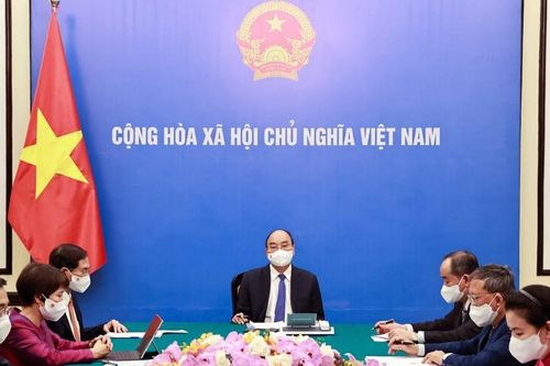 Chủ tịch nước Nguyễn Xuân Phúc điện đàm với Tổng thống Cộng hòa Pháp Emmanuel Macron