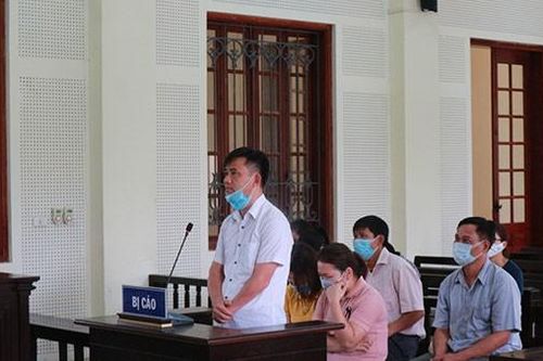 Lập hồ sơ khống gây thiệt hại hơn 5,7 tỷ, nhóm lãnh đạo Quỹ tín dụng nhân dân lĩnh án