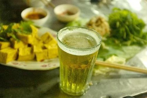 Hà Nội dừng hoạt động quán bia hơi, giải tỏa chợ cóc