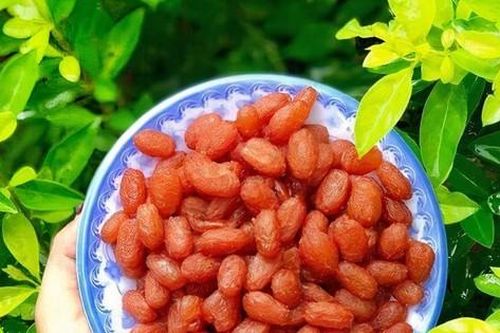 Quả cau cảnh bỏ đi bỗng thành đặc sản mứt hấp dẫn
