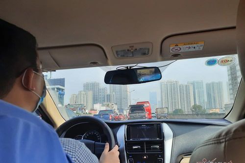 Lần đầu mua ô tô: Tôi suýt 'dính' xe đâm đụng, tua km