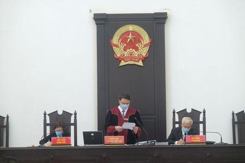 Tòa án tạm dừng xét xử ở địa phương thực hiện cách ly xã hội