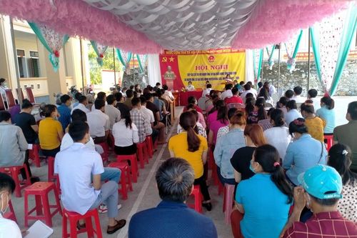 Ứng cử viên đại biểu HĐND tỉnh và HĐND huyện Kỳ Sơn tiếp xúc cử tri