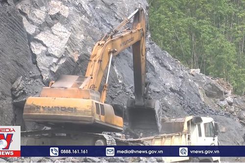 Hết giấy phép khai thác 5 tháng nhưng chưa thể đóng cửa mỏ đá