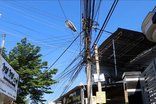 Ninh Thuận: Khắc phục tình trạng cáp viễn thông gây mất an toàn, mỹ quan