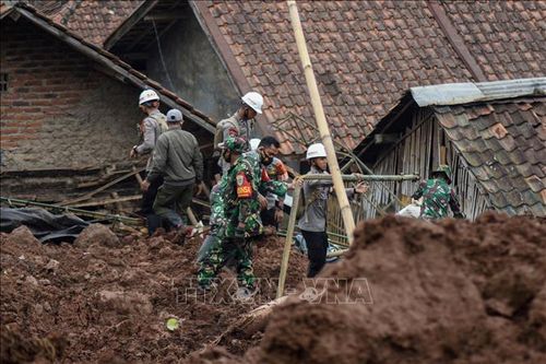 Lở đất làm 8 người chết và mất tích tại tỉnh Tây Sumatra của Indonesia