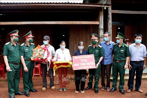 Bộ Tư lệnh Quân khu V tặng 2 căn nhà tình nghĩa tại Đắk Nông