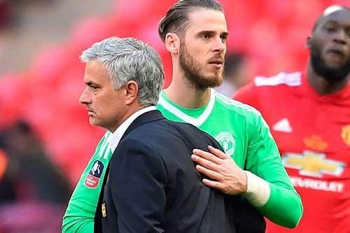 Mourinho với nhiệm vụ chấn hưng đế chế Roma