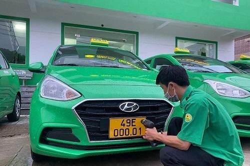 Bình Dương: Đổi biển số vàng cho ô tô kinh doanh vận tải cả thứ 7, chủ nhật