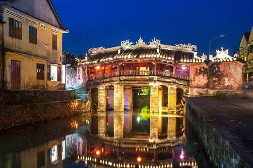Top 13 cây cầu đẹp như cổ tích đáng chiêm ngưỡng khắp thế giới: Có cả Chùa Cầu ở Hội An