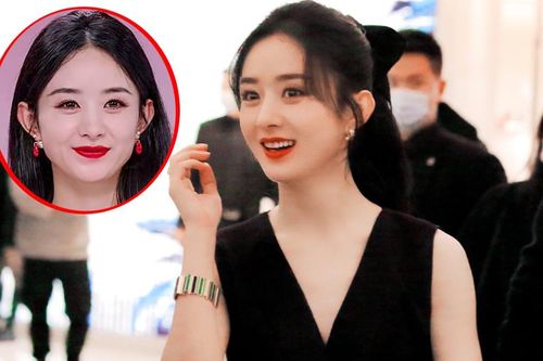 Triệu Lệ Dĩnh già nua, lộ nếp nhăn kém sắc, còn đội thêm tóc giả trên đầu ngay trên sóng livestream