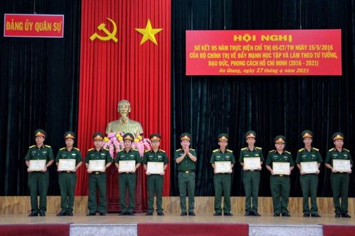 Hướng đến hình ảnh mẫu mực 'Bộ đội Cụ Hồ' trong thời kỳ mới