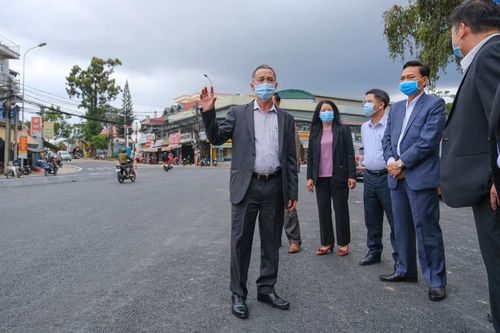 Chủ tịch UBND tỉnh kiểm tra tình hình phòng, chống dịch, trật tự đô thị tại Đà Lạt