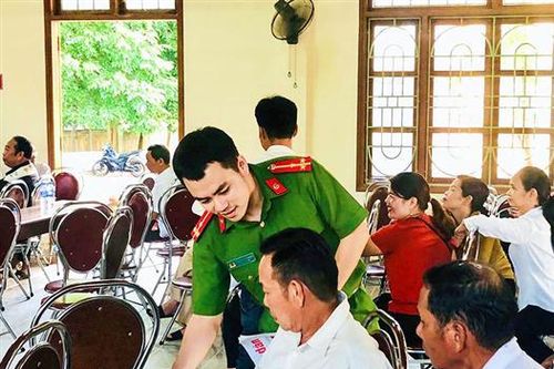 Sức trẻ trong 'chiến dịch' cấp căn cước công dân