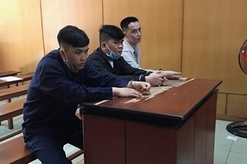 Chế tạo quả nổ, tàng trữ vũ khí để… phòng thân