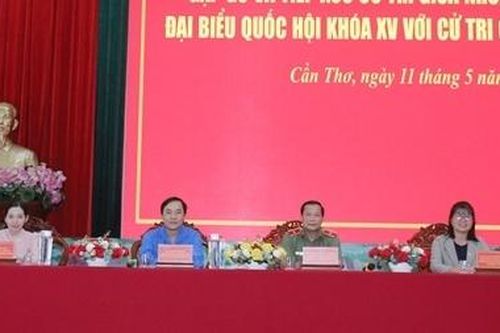 Ứng cử viên Đại biểu Quốc hội khóa XV tiếp xúc cử tri Công an TP Cần Thơ