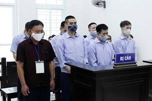Lời khai đưa và nhận hối lộ của nhóm bảo kê 'xe Vua' ở Hà Nội