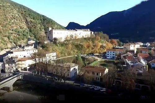 Kỳ lạ thị trấn dành cho những người xấu xí ở Italy