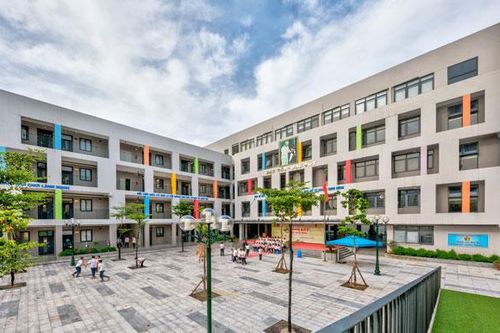 Nhà trường có trách nhiệm giải trình về quản lý trong cơ sở giáo dục