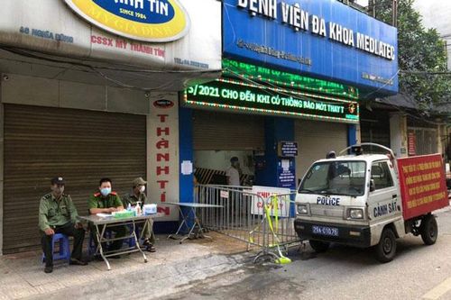 Phòng dịch nghiêm ngặt tại vùng giáp ranh khu cách ly