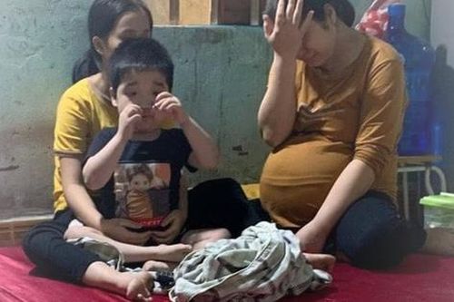 Chồng đột ngột qua đời vì tai nạn giao thông, thai phụ chờ ngày sinh đôi đau đớn gánh nỗi lo hai con bệnh tật