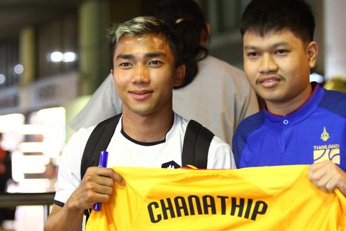 Chanathip bác tin đồn từ chối chơi cho tuyển Thái Lan