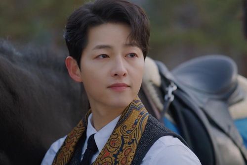Bạn diễn nam thú nhận quên thoại vì vẻ đẹp của Song Joong Ki