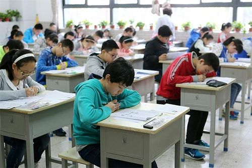 Trung Quốc siết dạy thêm để thúc đẩy sinh con