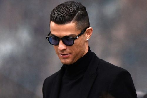 Ronaldo nghỉ tập đi sắm siêu xe