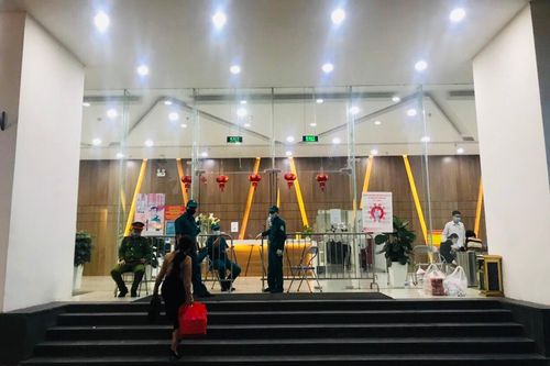 Hà Nội: Tạm thời phong tỏa Tòa nhà Center Point, 39F1 liên quan cặp vợ chồng nhiễm Covid-19